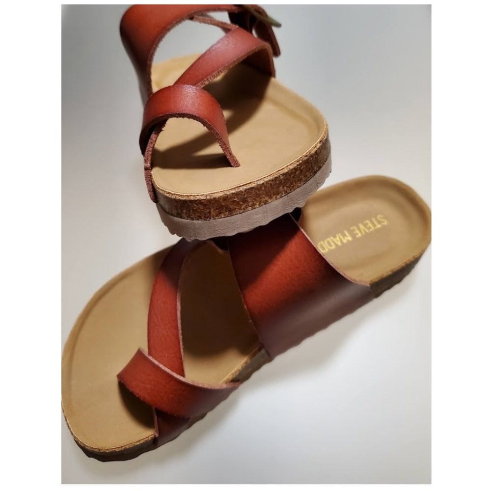 Steve Madden Kids Girls Jwaive Flat Sandal Adjustable Strap Cognac - Picture 4 of 13